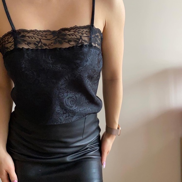 ✨#vintage embossed satin tank - Picture 3 of 13